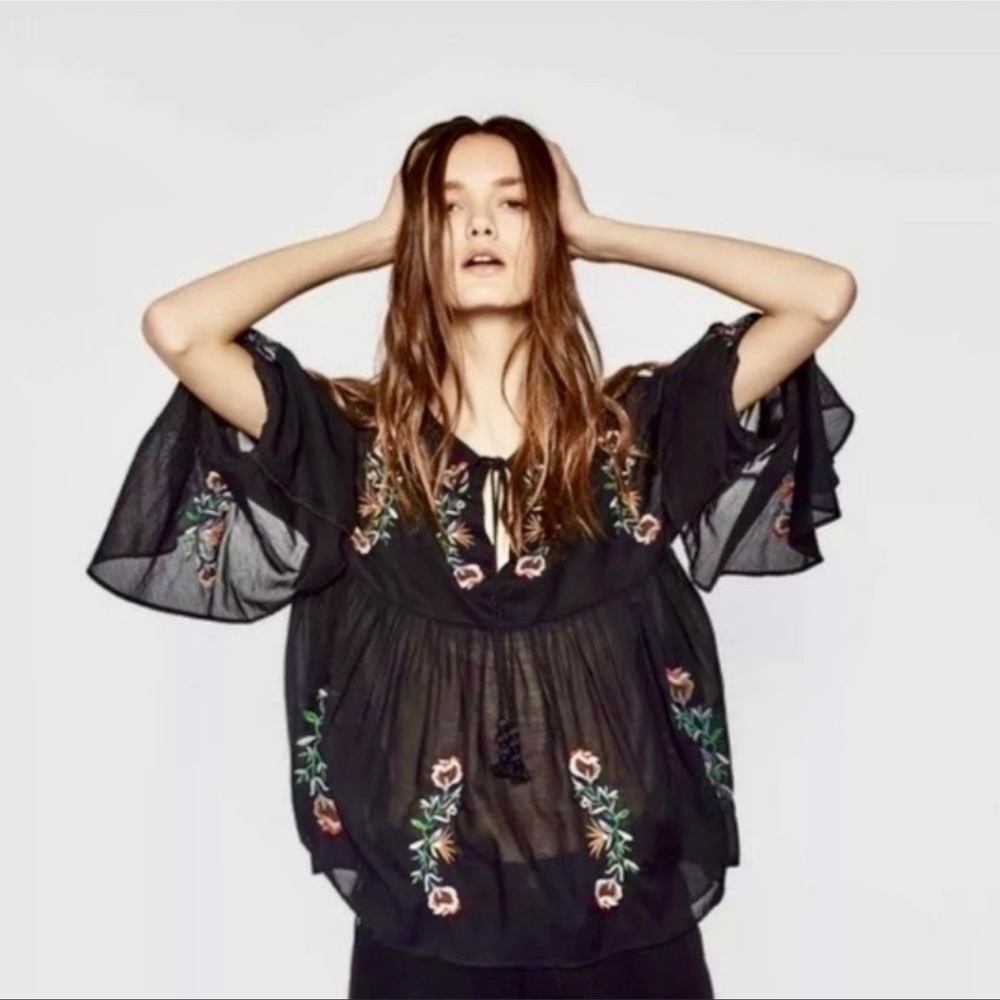 ZARA Trafaluc Black Floral Embroidered Peasant Blouse Top Bell Sleeves ~ Small